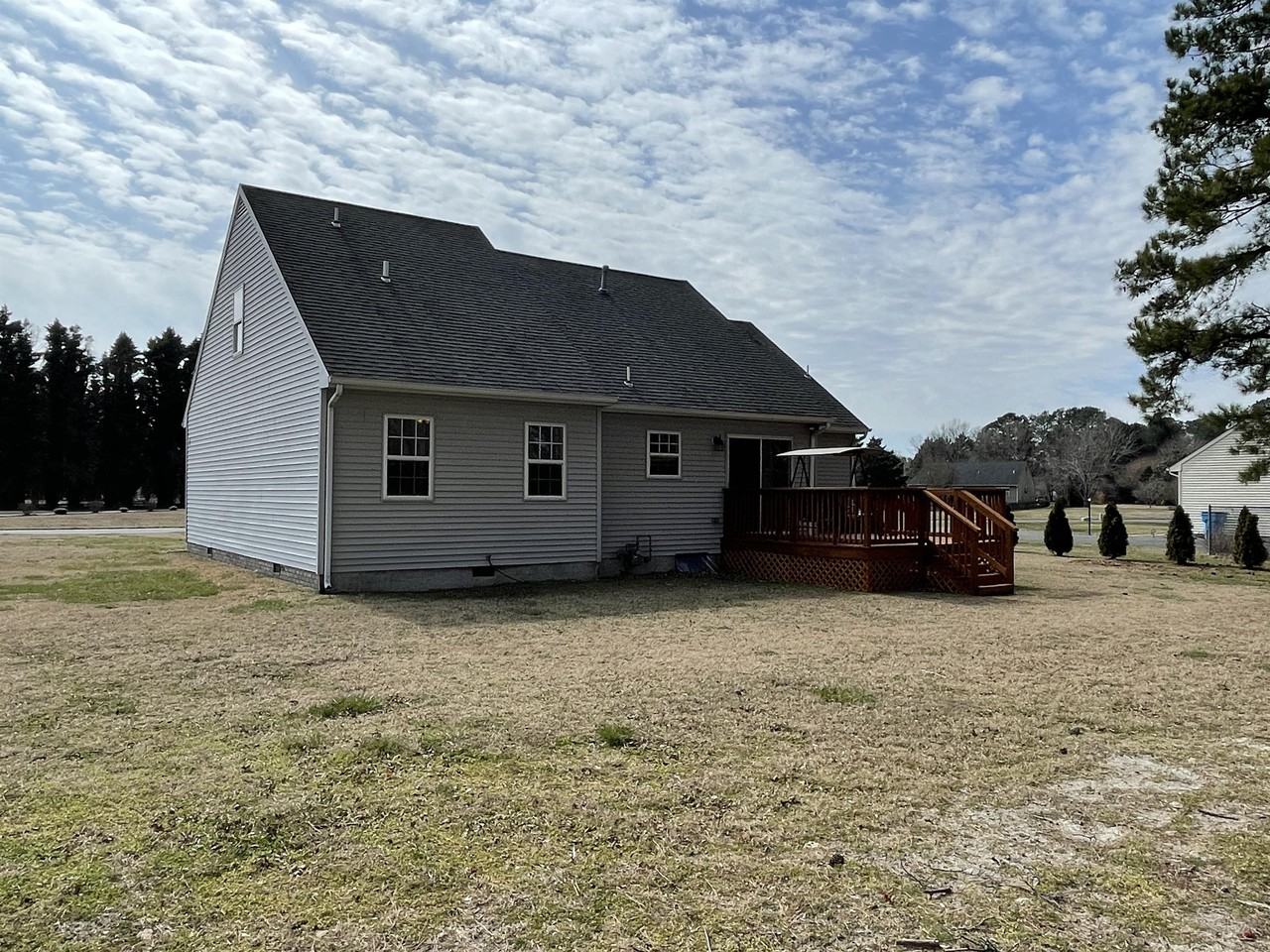 1331 Middle Neck Dr #1 - Photo 4 of 33