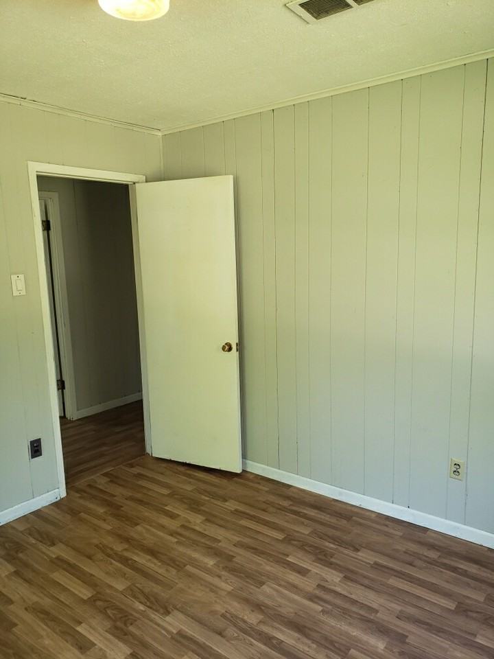 2809 Green Tee Rd #1 - Photo 3 of 19