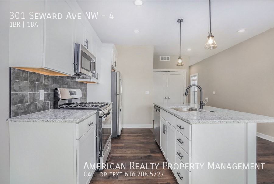 301 Seward Ave Nw #4 - Photo 2 of 20