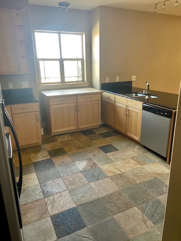 2561 Overlook Blvd - Photo 3 of 28