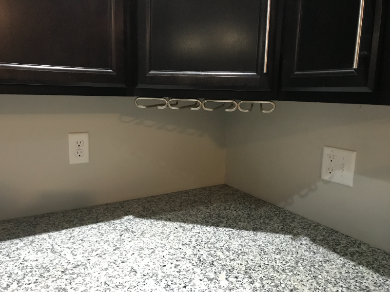 626 1/2 S Main St #2 - Photo 4 of 18