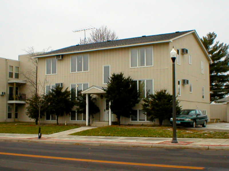 141 Birch St N - Photo 6 of 9