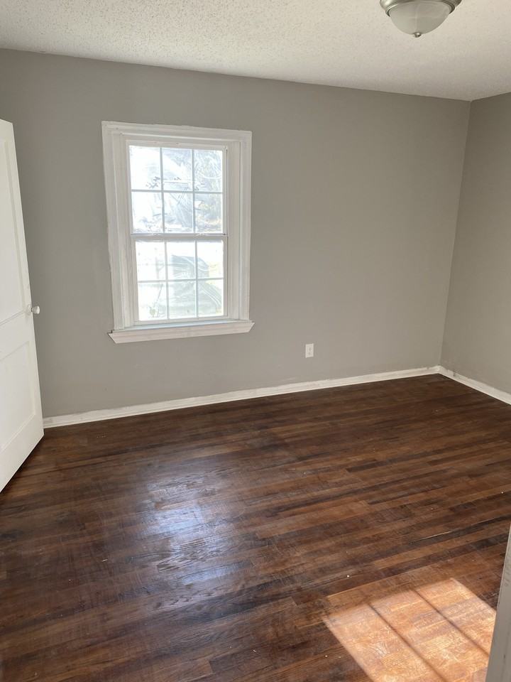 1946 Olive Rd - Photo 3 of 13