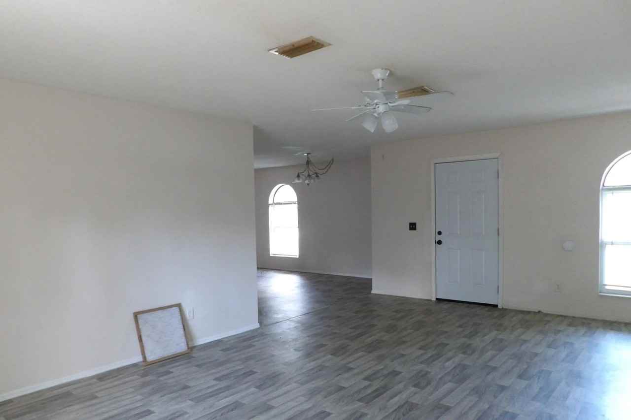 1002 Leroy Bellamy Rd - Photo 3 of 10