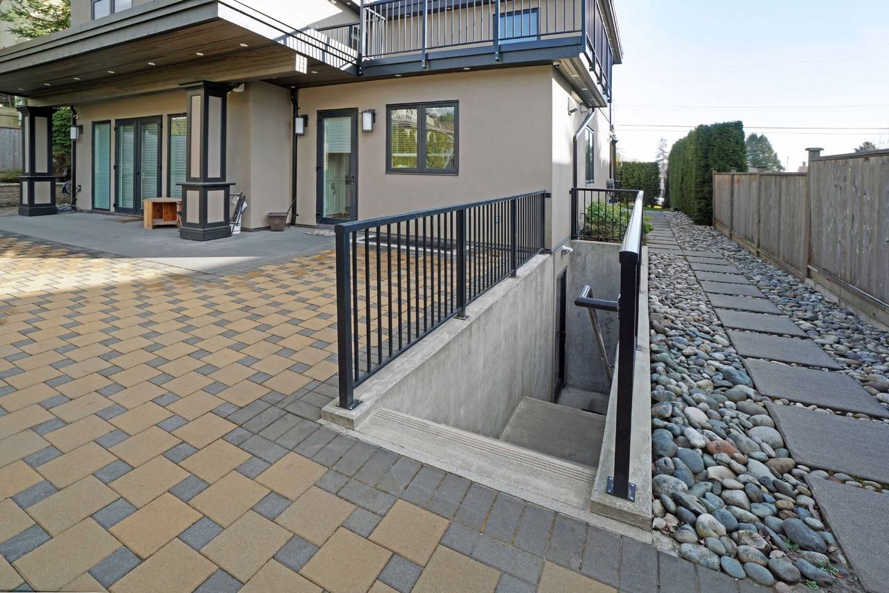 1119 Inglewood Avenue - Photo 3 of 15