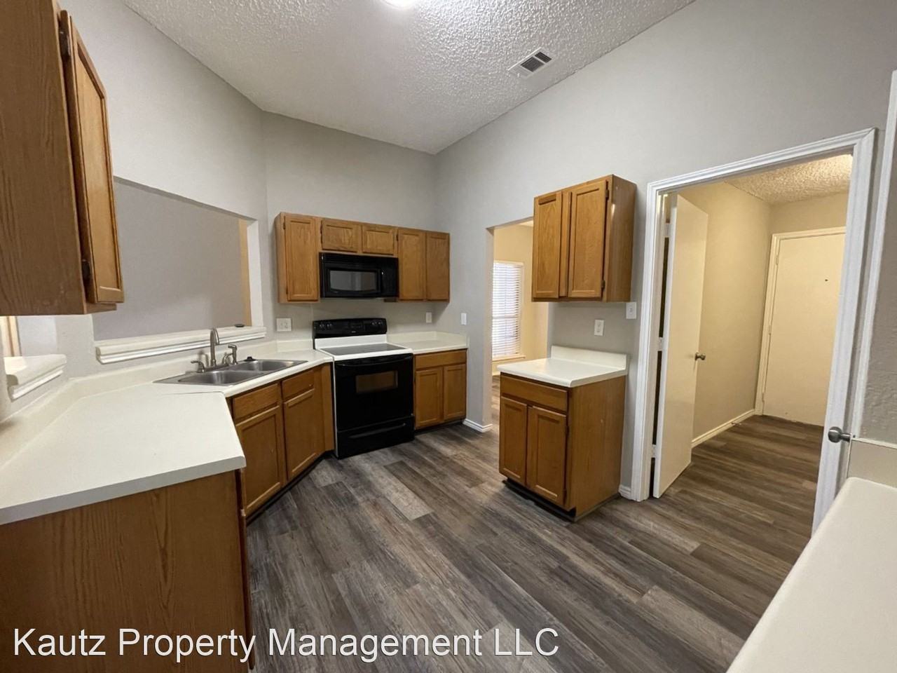 5618 Fox Hunt Dr - Photo 3 of 12