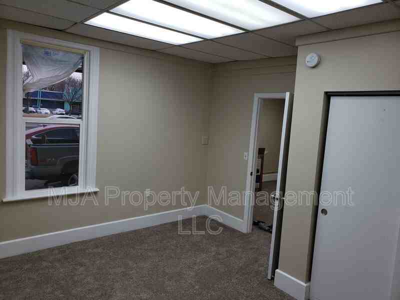 972 W Center St - Photo 7 of 8