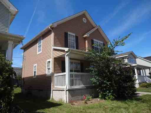 2214 E 46th St - Photo 3 of 20