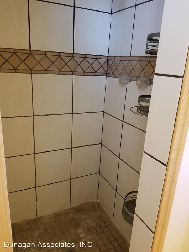 806 Valverde St - Photo 3 of 14