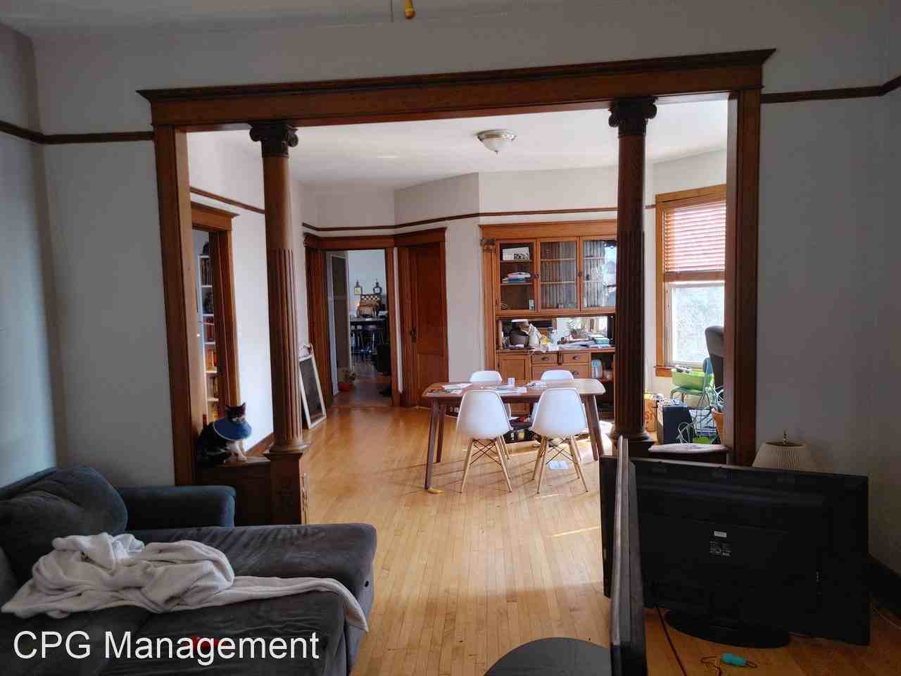 2035 N Sawyer - Photo 2 of 8