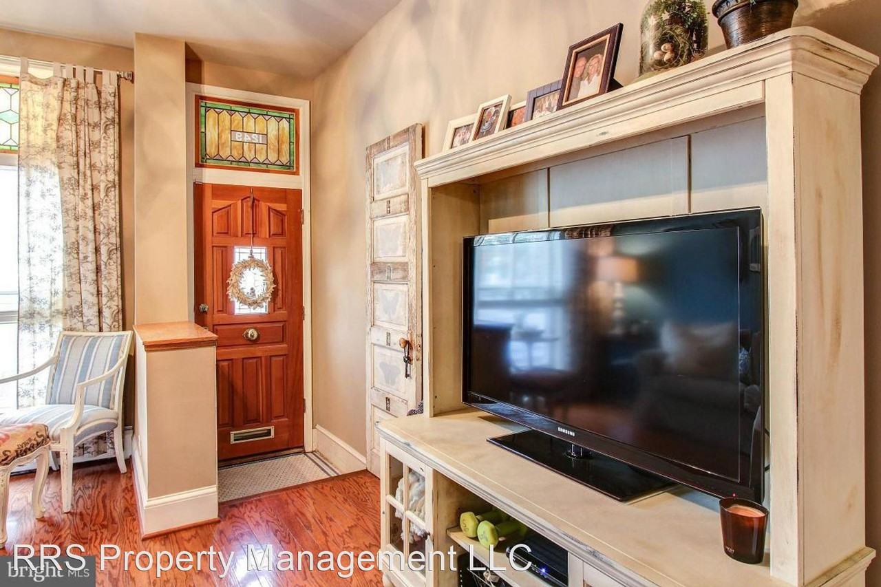 1249 Hull St - Photo 3 of 18