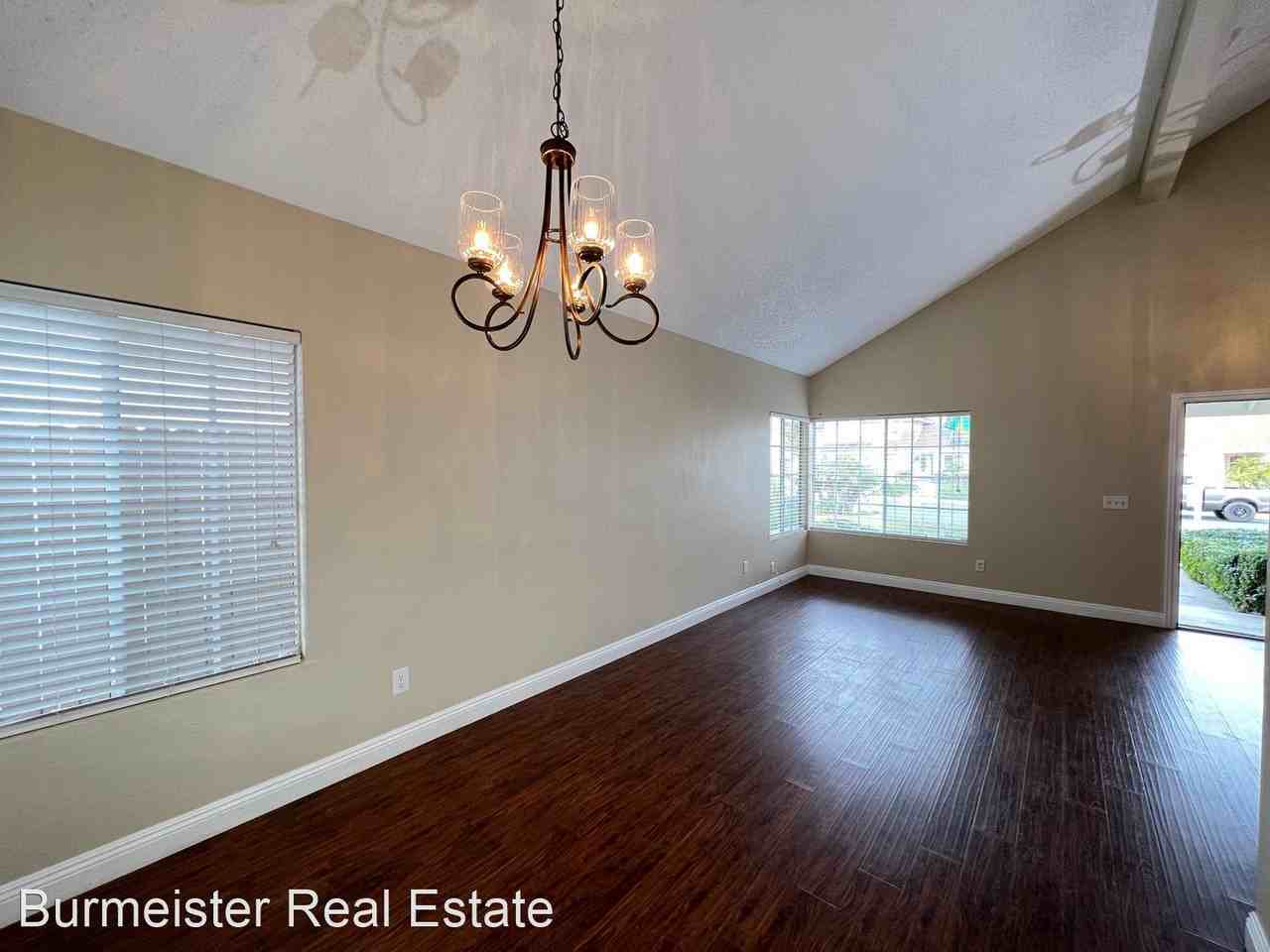 338 Holiday Way - Photo 3 of 22