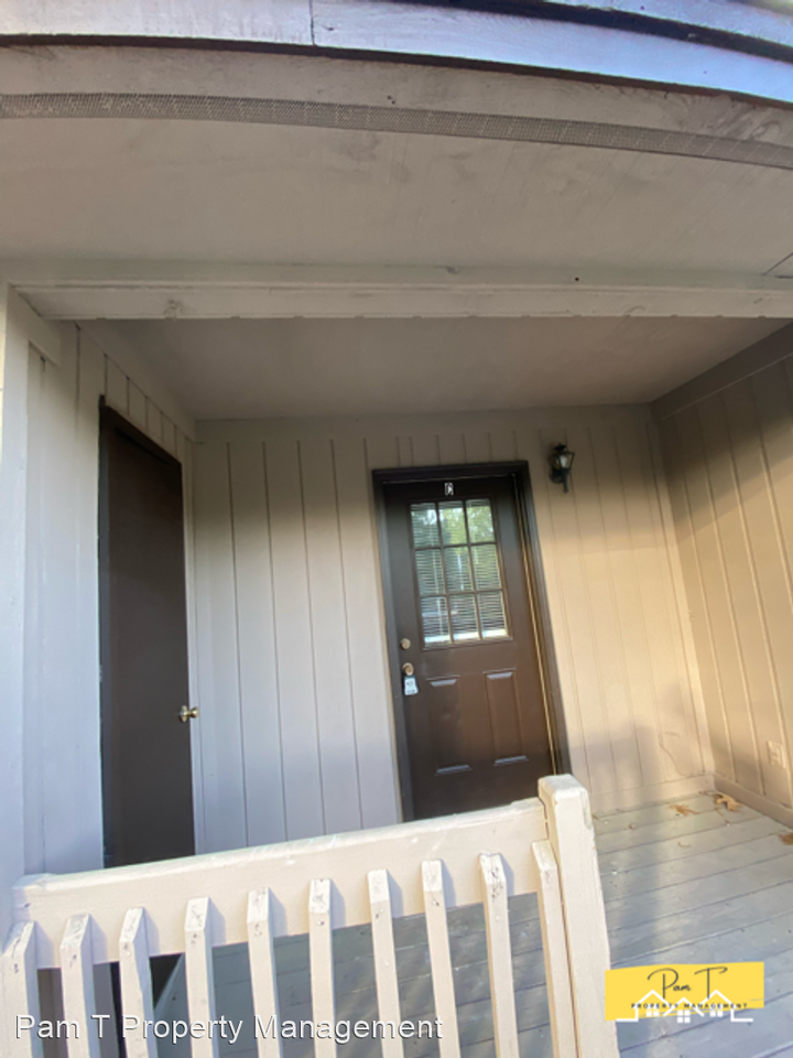 3 Coastal Pl Apt C - Photo 3 of 18