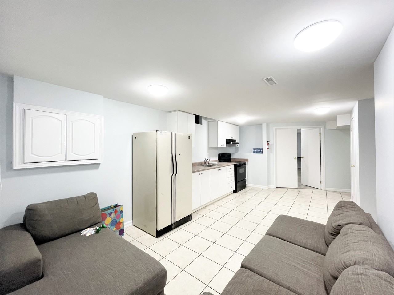 35 Cheviot Cres #2 - Photo 2 of 13