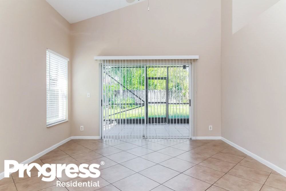 7441 Trescott Dr - Photo 2 of 12