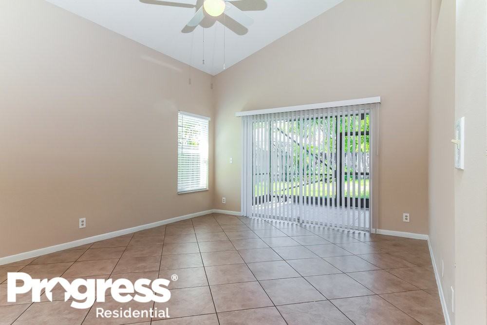 7441 Trescott Dr - Photo 3 of 12