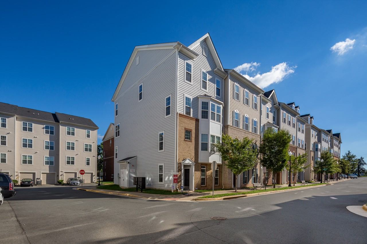 9548 Mine Gap Way - Photo 2 of 26