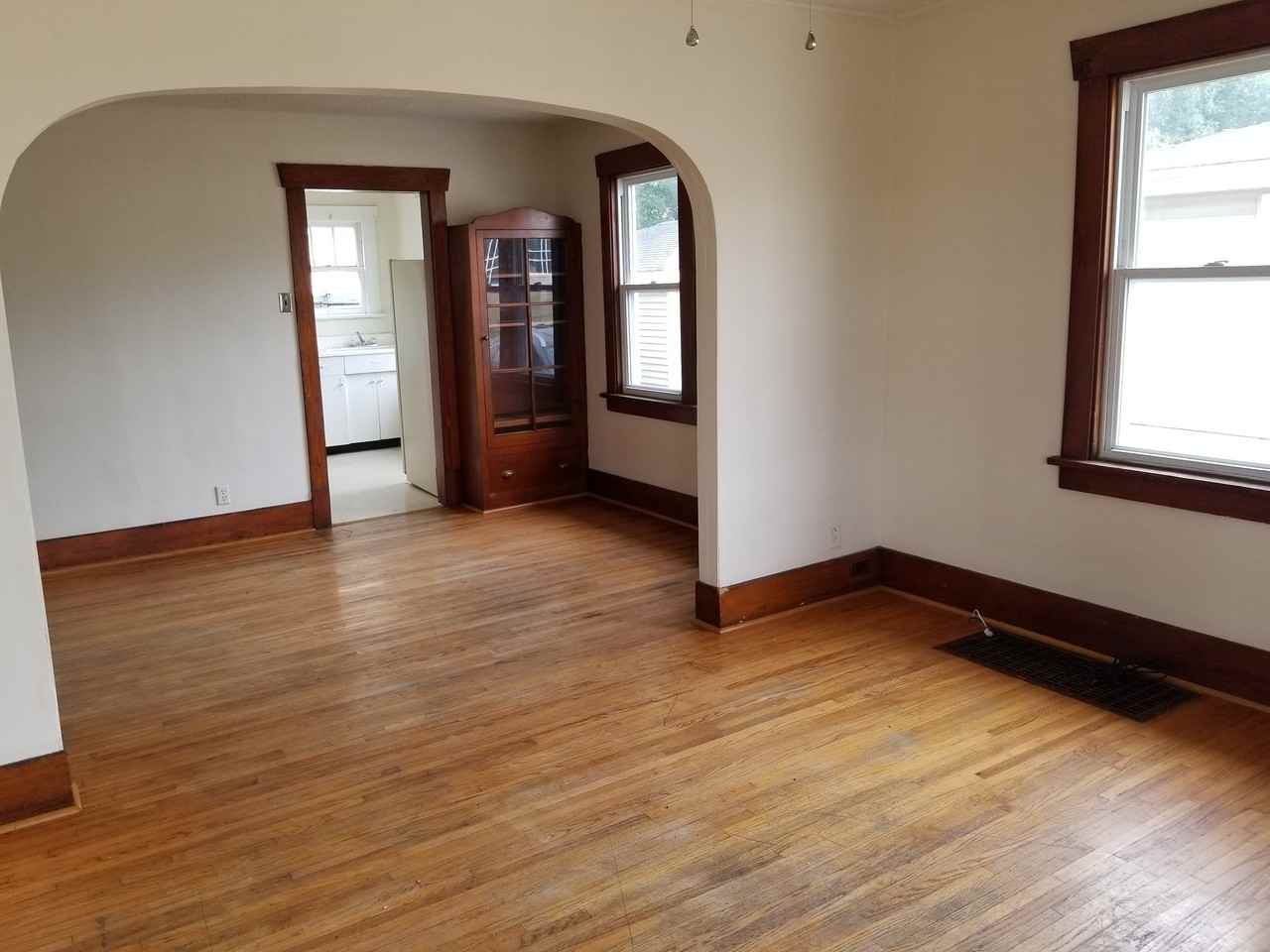 1221 W Grand Ave - Photo 2 of 8