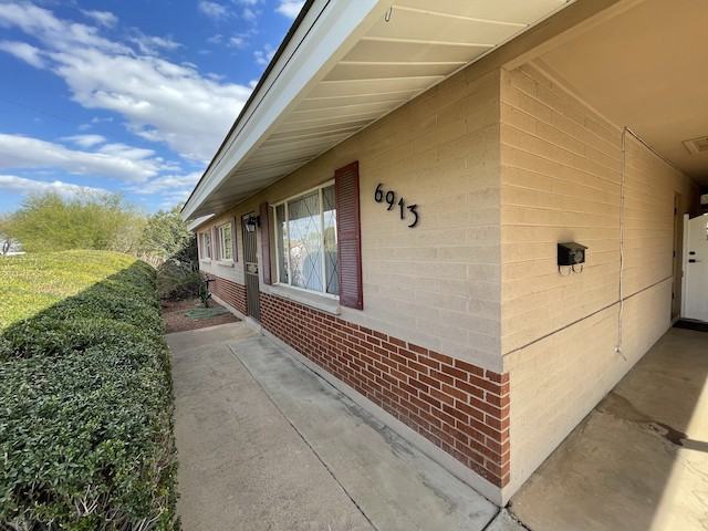6913 E Willetta St - Photo 2 of 24