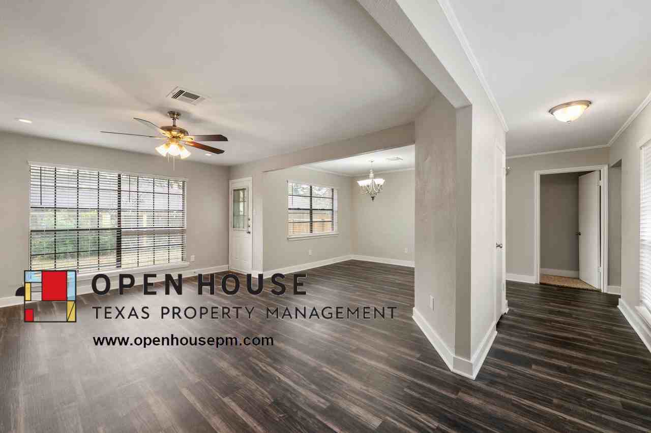 2750 Foliage Green Dr - Photo 2 of 12