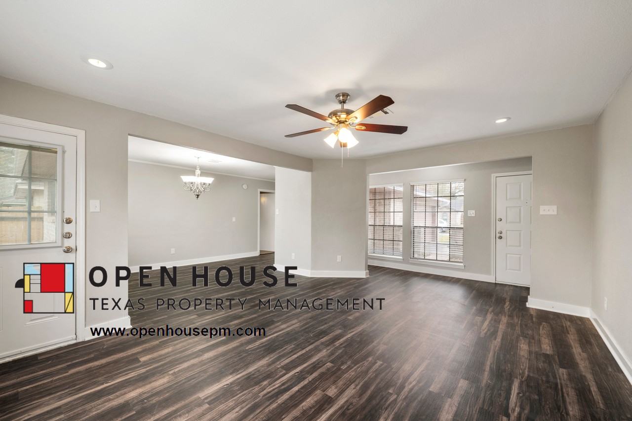 2750 Foliage Green Dr - Photo 3 of 12