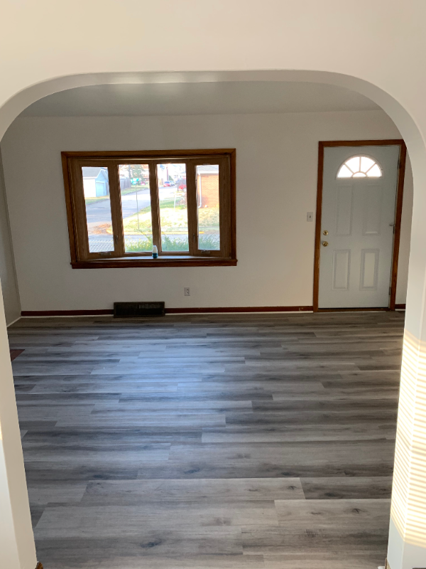 282 W 42nd St - Photo 4 of 9