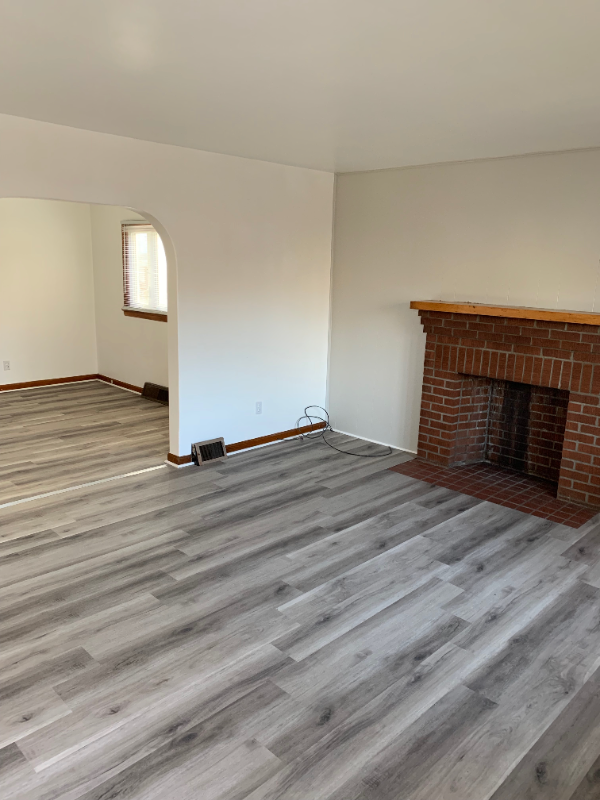 282 W 42nd St - Photo 5 of 9