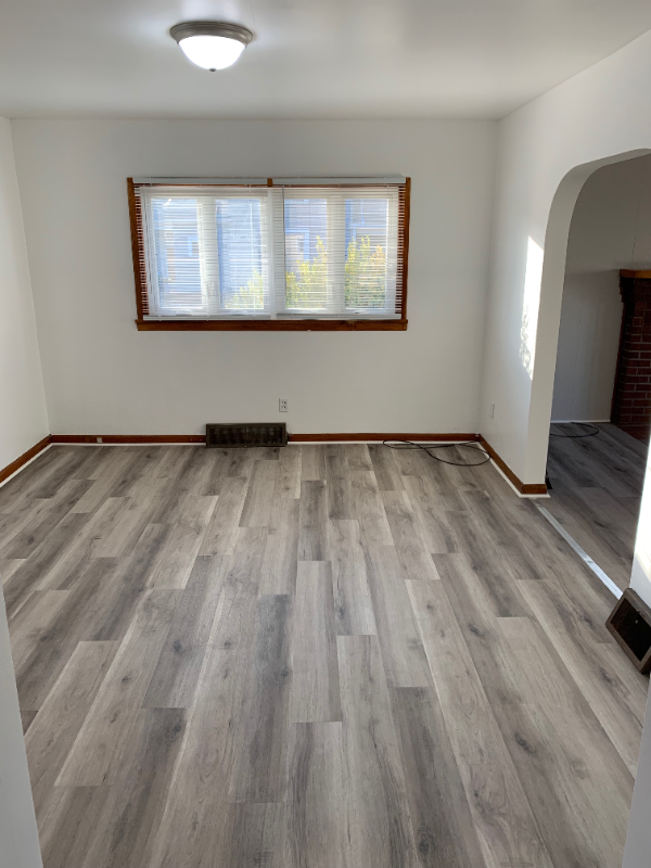 282 W 42nd St - Photo 6 of 9