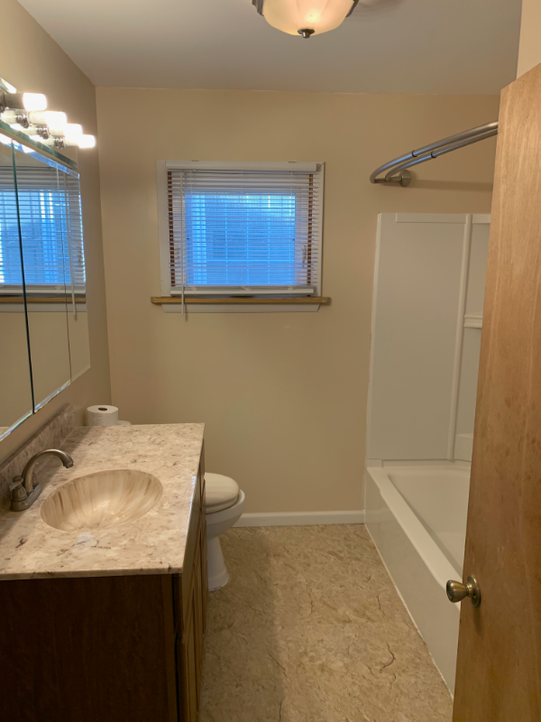 282 W 42nd St - Photo 7 of 9