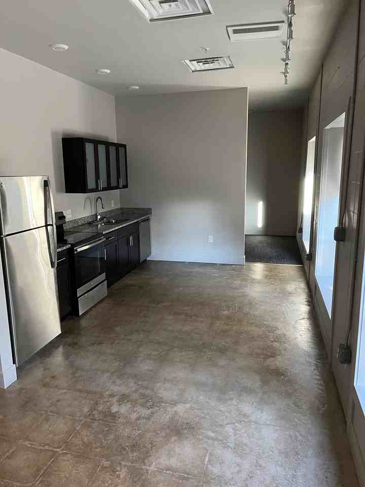 316 Cayuga St #4 - Photo 2 of 5