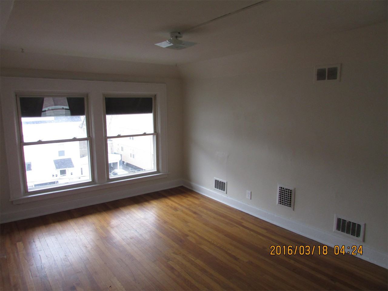 326 Park St #3 - Photo 4 of 9