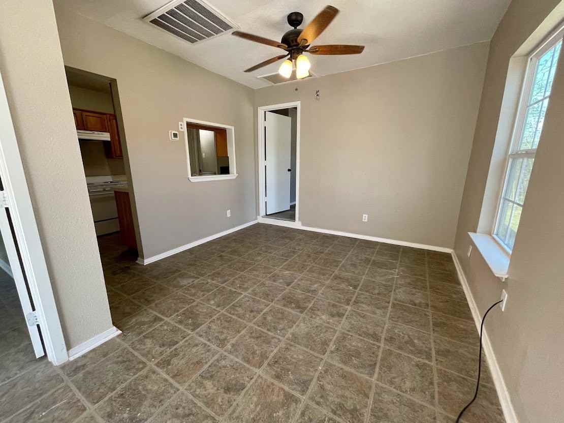 502 411 North Carroll Boulevard502 Pearl Street - 3 #3 - Photo 2 of 11