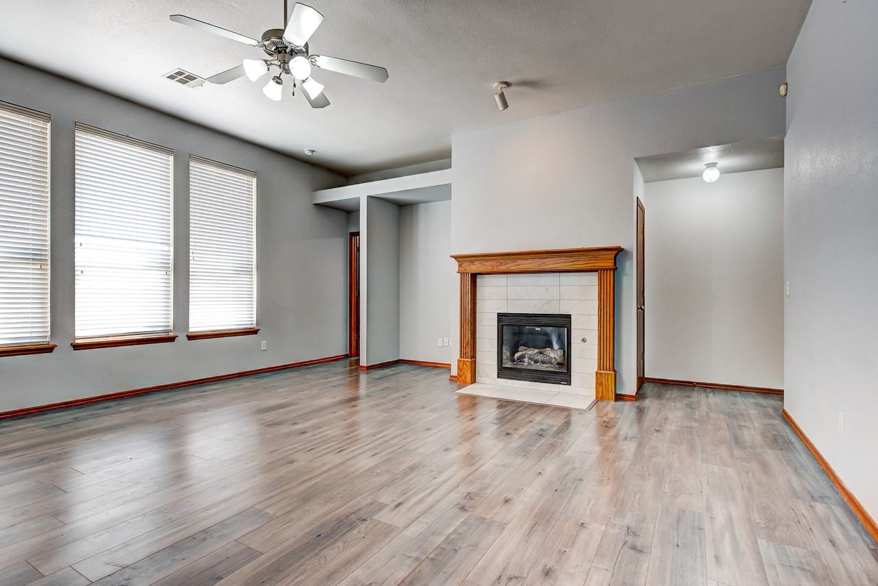 517 Lone Oak Dr #1 - Photo 5 of 20