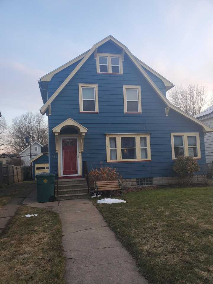 239 Farmington Rd Lowr - Photo 2 of 17