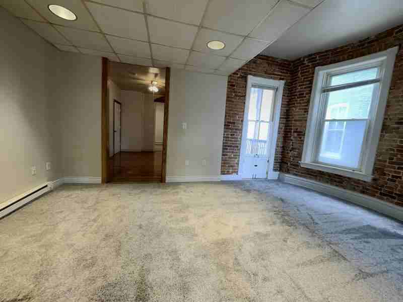 306 N Potomac St - Photo 3 of 11