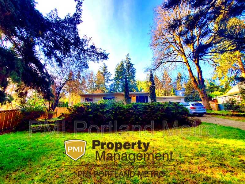 3300 Sw Stephenson St - Photo 2 of 23