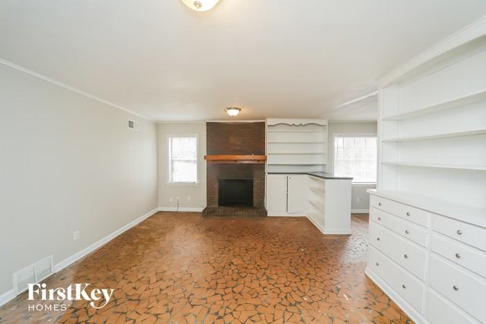 4545 Hancock Dr - Photo 3 of 13