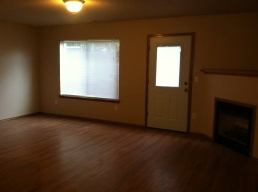 437 SE 153rd Ave - Photo 2 of 12