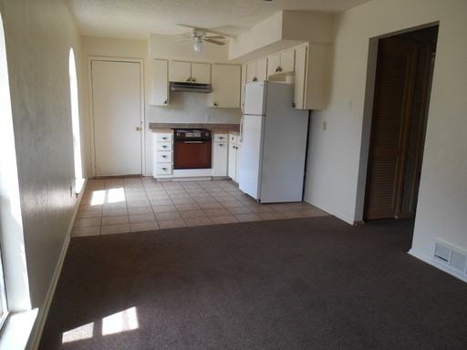 402 NW 22nd St - Photo 2 of 4