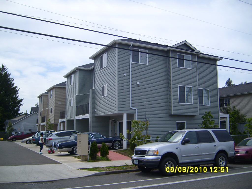 13426 Southeast Division Street - Photo 3 of 12