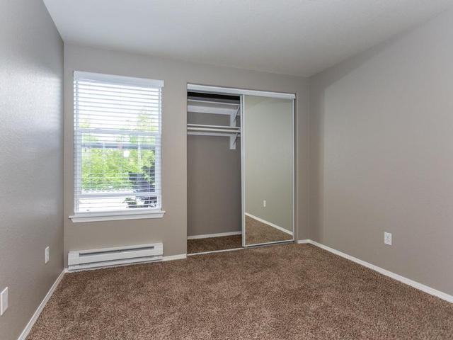 20433 Se Stark St - Photo 6 of 22