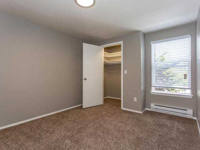 20433 Se Stark St - Photo 6 of 22