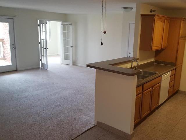 1147 W Grand River Ave - Photo 7 of 35