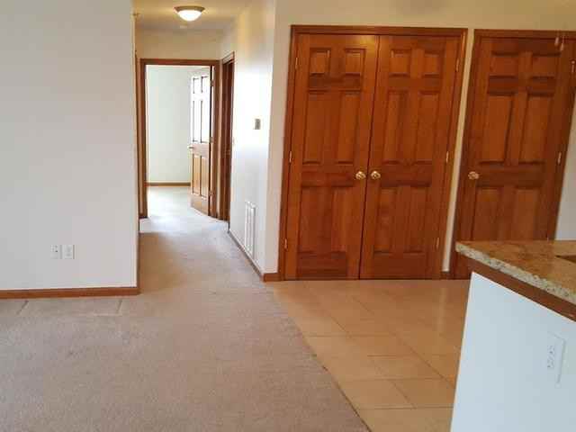 1147 W Grand River Ave - Photo 3 of 35