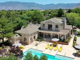 featured image of 9500 Osuna Rd Ne