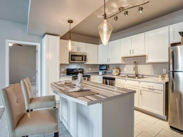 15400 Crown At Lone Oak Rd - Photo 5 of 31