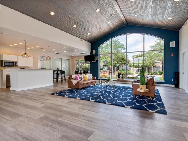 1020 Wabash St - Photo 2 of 50