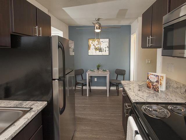 2450 Peach Tree Dr - Photo 2 of 49