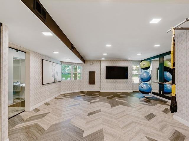 2605 South Miller Drive - Photo 2 of 16