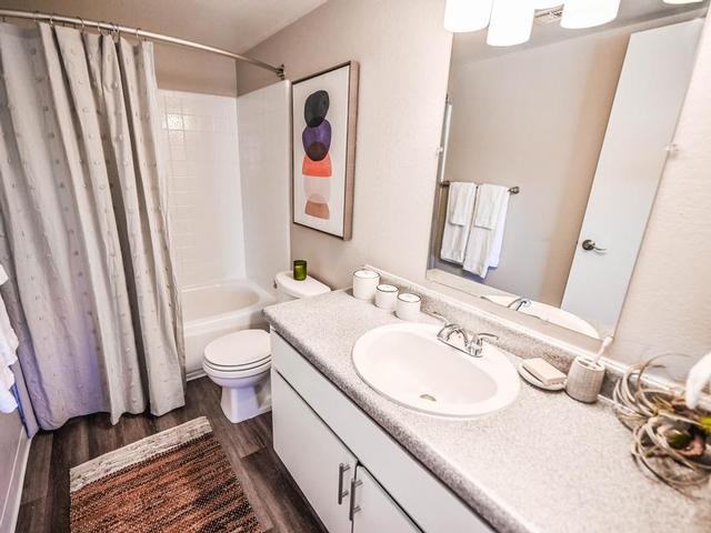 501 W Zia Rd - Photo 6 of 38